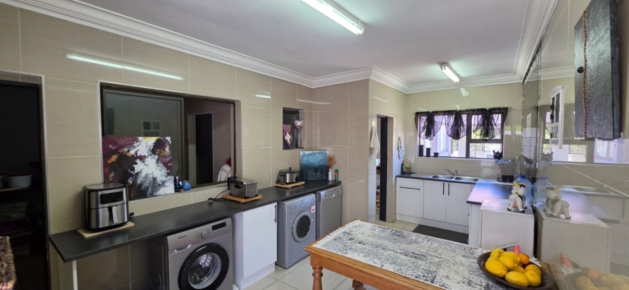 4 Bedroom Property for Sale in Buffelspoort Eco Estate North West